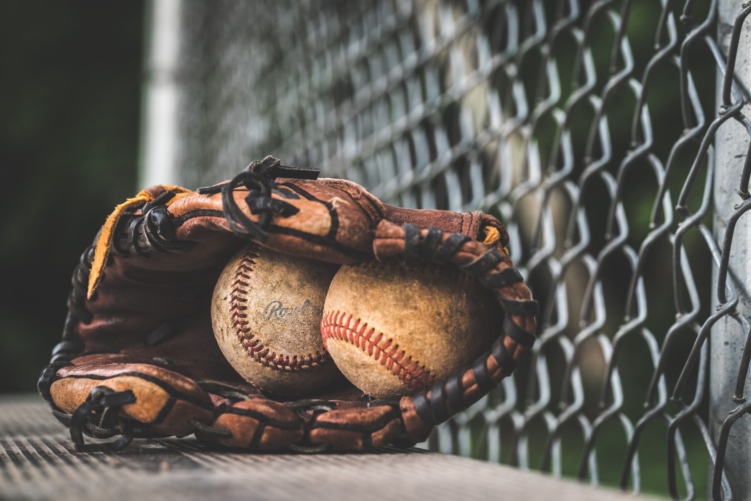How to Choose the Right Baseball Glove